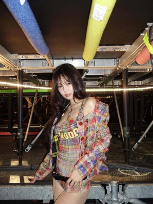 Jennie Deadline Tour portraits, August 2025 4