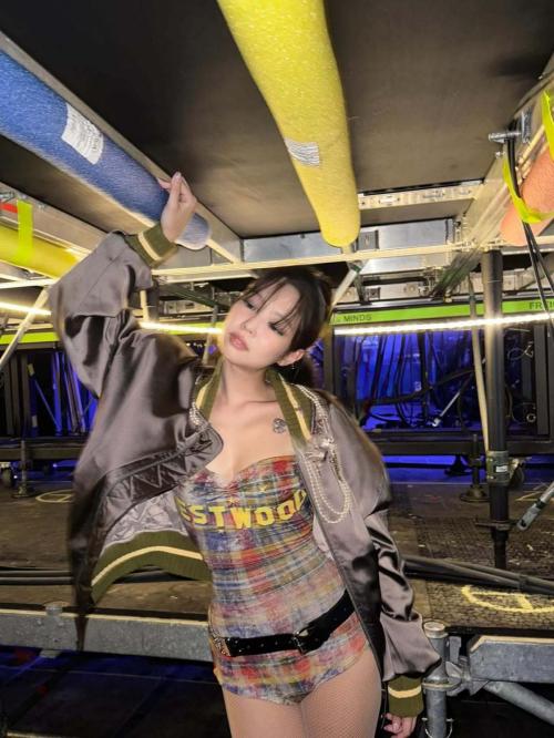 Jennie Deadline Tour portraits, August 2025 5