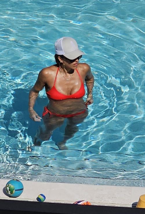 Jessica Alba in Bikini at a Pool Miami, August 2025 9