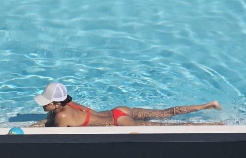 Jessica Alba in Bikini at a Pool Miami, August 2025 5