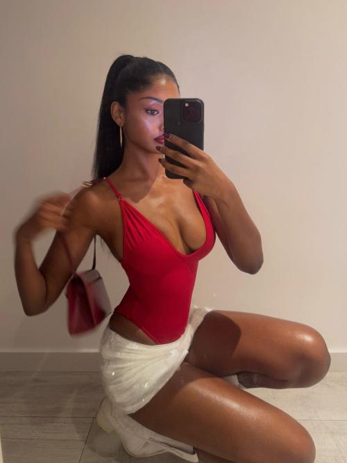 Kaaviya Sambasivam Instagram pics, August 2025 6