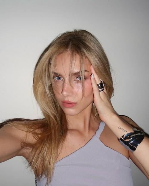 Kari Riley Instagram pics, August 2025 1