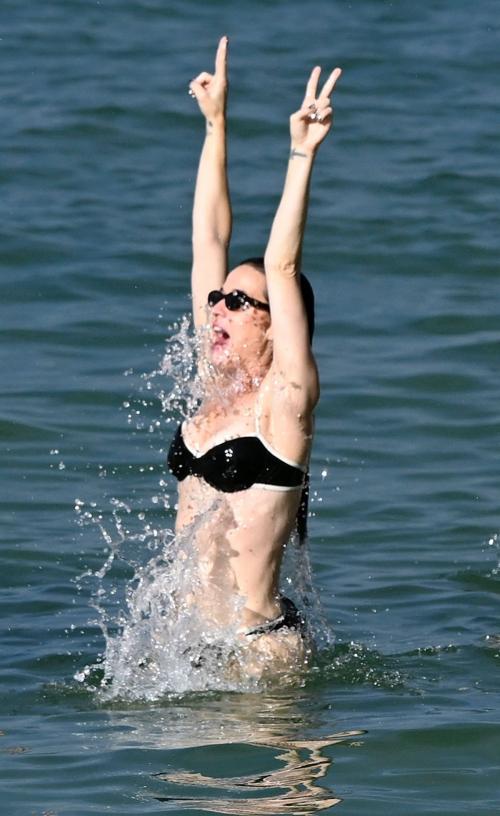 Katy Perry in bikini Miami beach, August 2025 3
