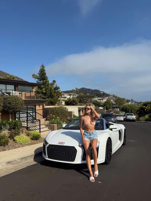Lindsay Brewer Instagram pics, August 2025 4