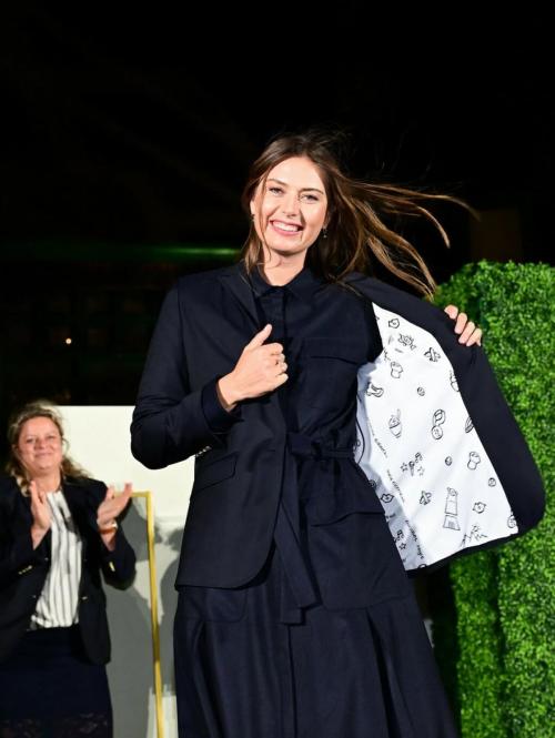 Maria Sharapova shines in Instagram photos, August 2025 9