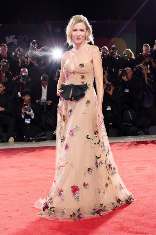 Naomi Watts at Jay Kelly premiere Venice, August 2025 4
