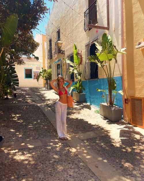 Nika Nikolainenko shares chic Instagram photos, August 2025 13