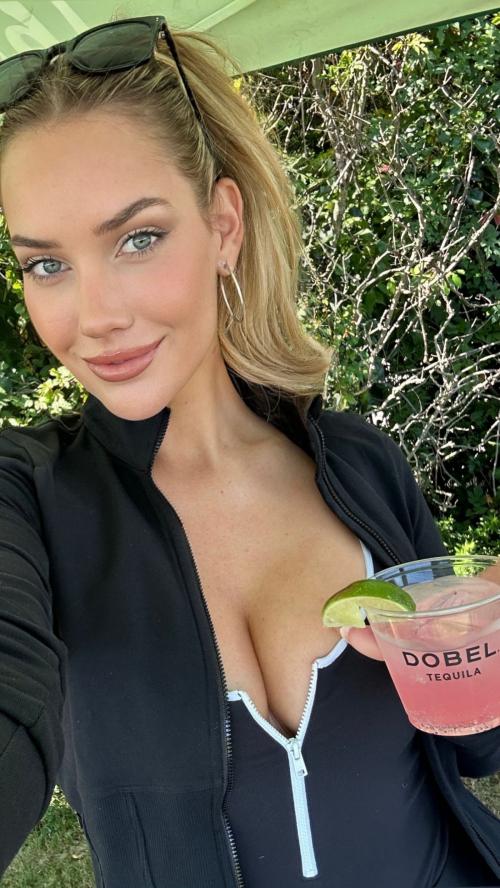 Paige Spiranac shares stylish Instagram photo, August 2025 4