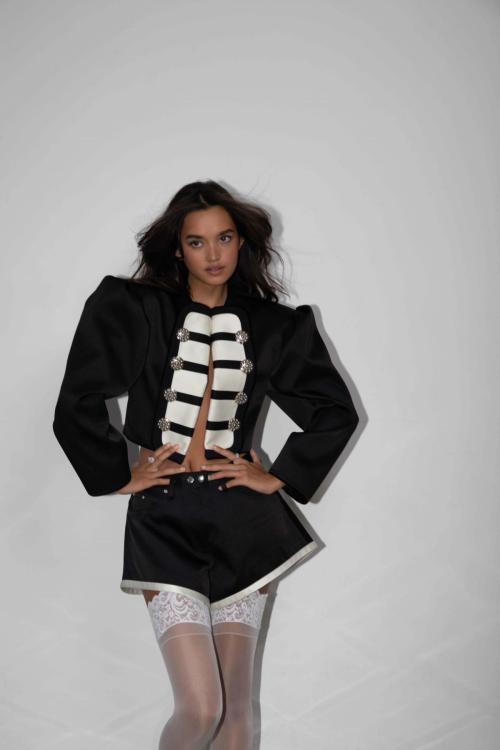 Sophia Hammons at a photoshoot, Aug 2025 2