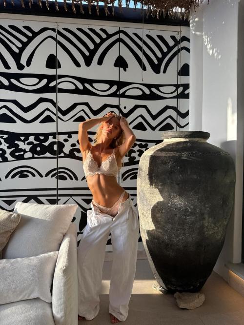 Sophia Luders looks chic in Instagram photo, August 2025 2