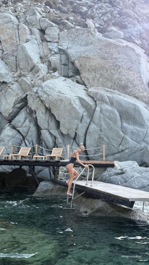 Sophia Luders posts stylish Instagram photos, August 2025 1