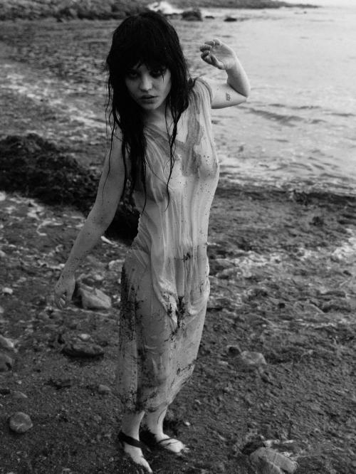 Sophie Thatcher at a Photoshoot, August 2025 9