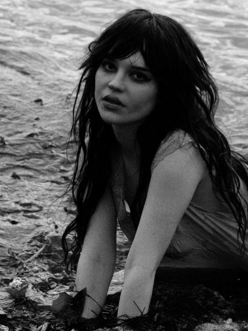 Sophie Thatcher at a Photoshoot, August 2025 2