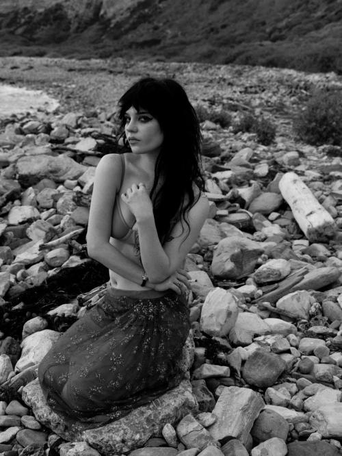 Sophie Thatcher at a Photoshoot, August 2025 7