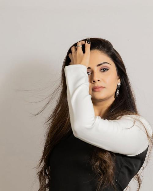 Sreemukhi in Bigg Boss Agnipariksha photoshoot, August 2025 9