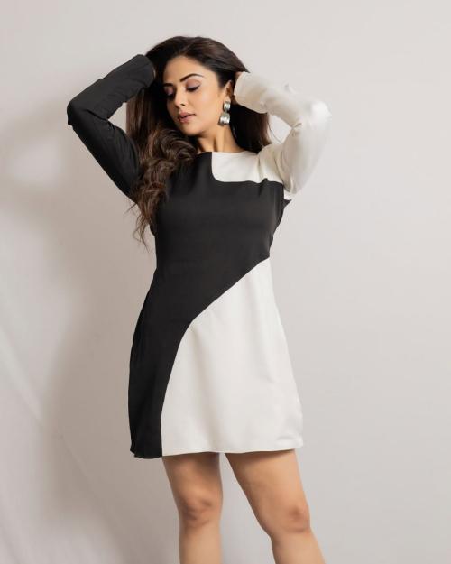 Sreemukhi in Bigg Boss Agnipariksha photoshoot, August 2025 12