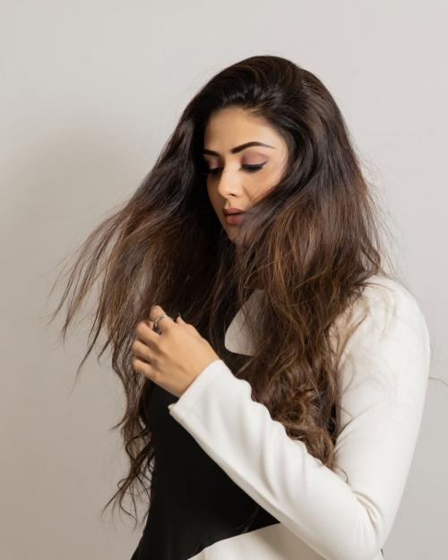 Sreemukhi in Bigg Boss Agnipariksha photoshoot, August 2025 14