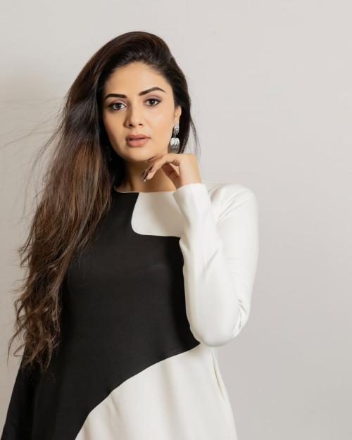 Sreemukhi in Bigg Boss Agnipariksha photoshoot, August 2025 1