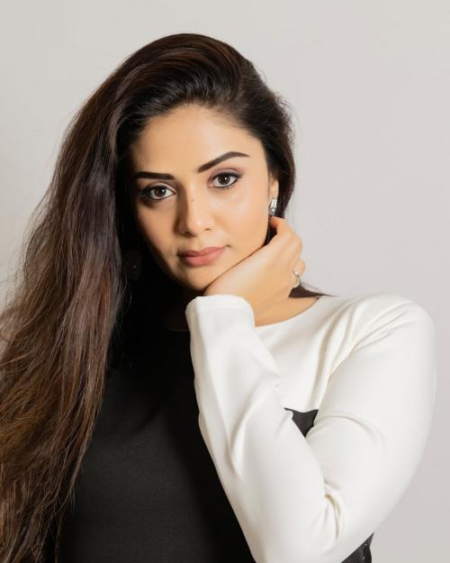 Sreemukhi in Bigg Boss Agnipariksha photoshoot, August 2025 5