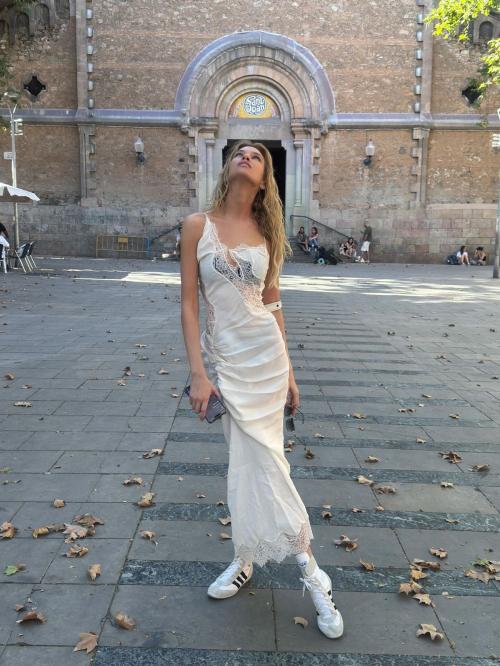Stella Maxwell stuns in Instagram photos, August 2025 5