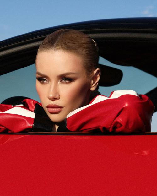 Viktoria Apanasenko at a photoshoot, August 2025 9