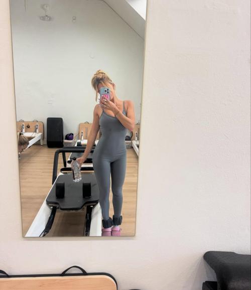 Xandra Pohl shines in Instagram photo, August 2025 8