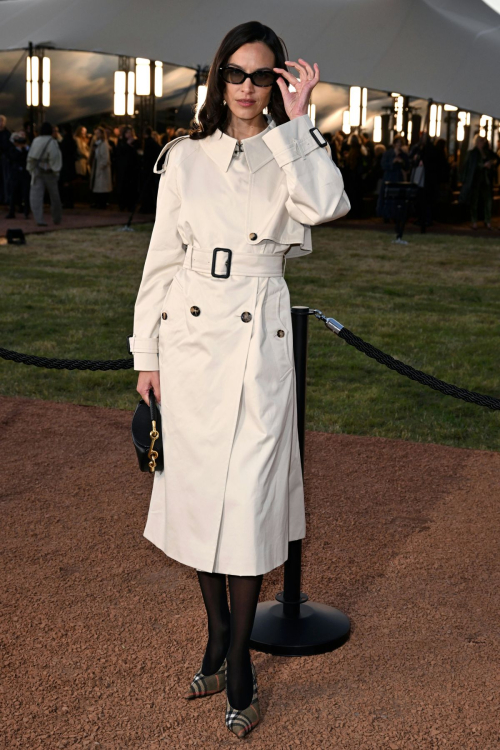 Alexa Chung at Burberry fashion show LFW London, September 2025 1