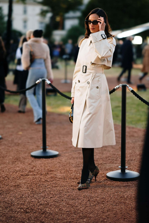 Alexa Chung at Burberry fashion show LFW London, September 2025 2