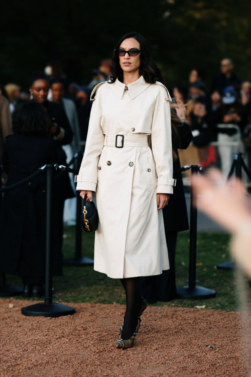 Alexa Chung at Burberry fashion show LFW London, September 2025 5