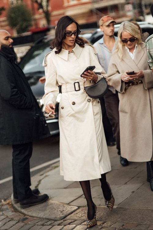 Alexa Chung at Burberry fashion show LFW London, September 2025 6
