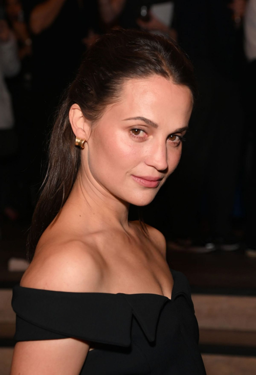 Alicia Vikander at The Lady from the Sea Press Night, Bridge Theatre, London, September 2025 4