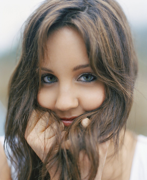 Amanda Bynes Ellegirl, 2006 9