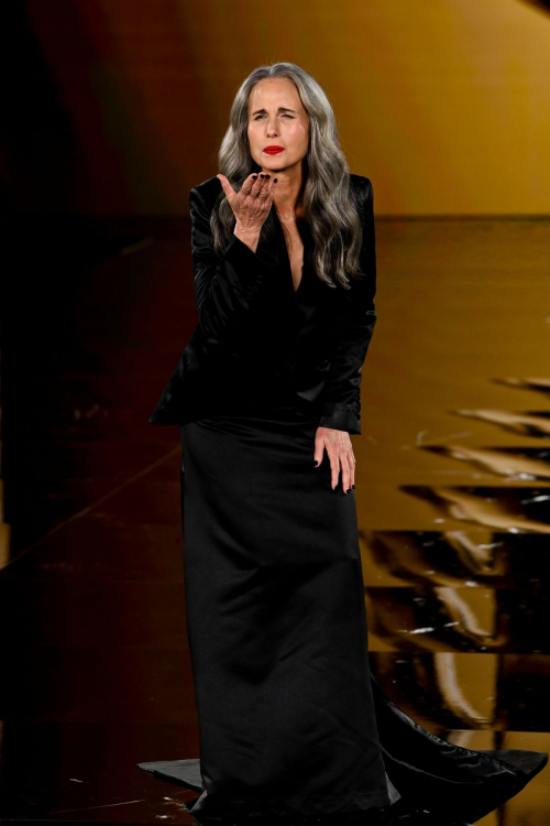 Andie MacDowell at Le Defile You’re Worth It L’Oreal Paris Show, September 2025 5