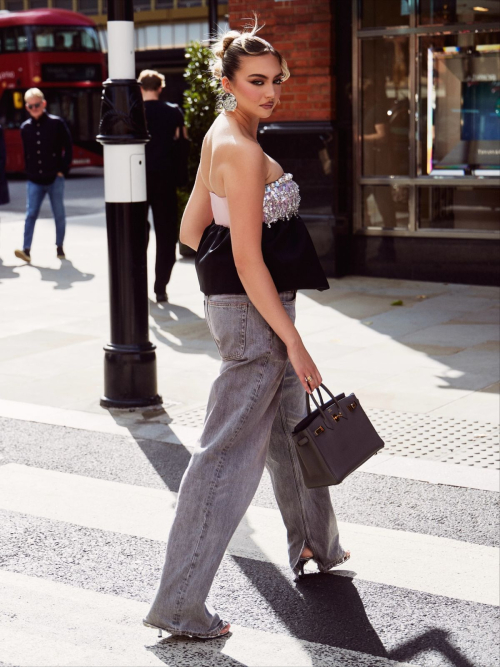 Annabelle Hoy for Emilia Wickstead show LFW, September 2025 4