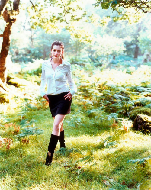 Anne Hathaway for InStyle, 2002 4