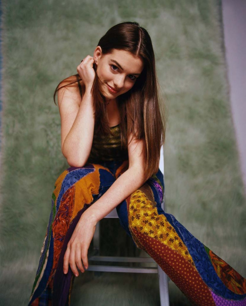 Anne Hathaway for TV Guide, 1999 3
