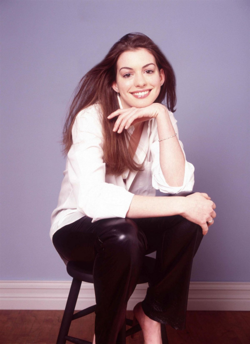 Anne Hathaway photoshoot, 1999 2