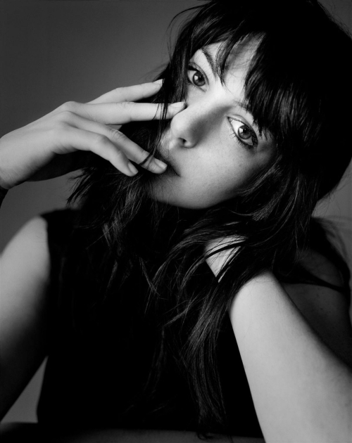 Anne Hathaway photoshoot, 2006 3