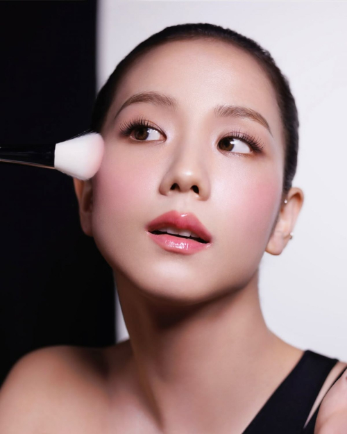 Anya Taylor-Joy, Jenna Ortega, Jisoo for Dior Glow Palette, 2025 2