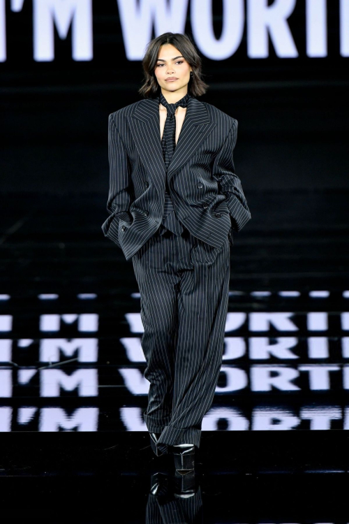 Ariana Greenblatt at Le Defile You’re Worth It L’Oreal Paris Show, September 2025 2