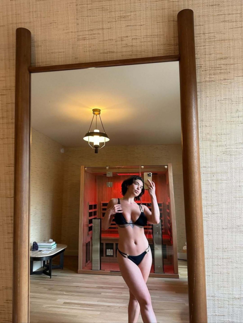 Auli’i Carvalho glows in Instagram photos, September 2025