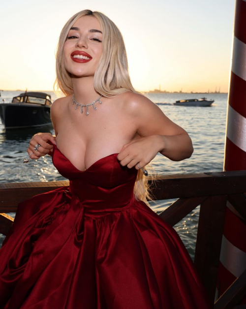 Ava Max at a Photoshoot – Venice Film Festival 2025