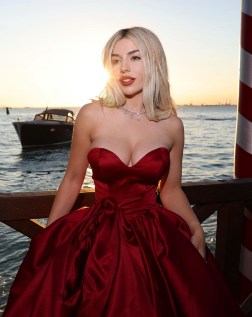 Ava Max at a Photoshoot – Venice Film Festival 2025 10