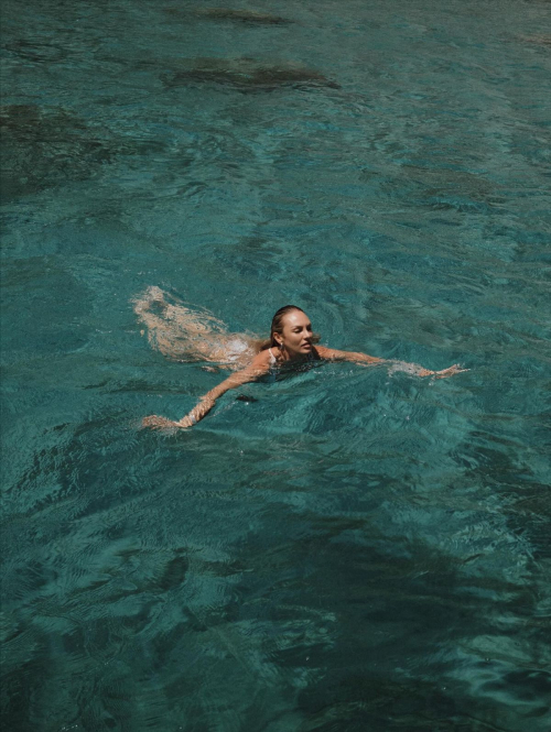 Candice Swanepoel instagram photos, September 2025 1