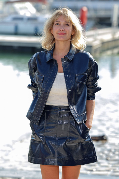 Caroline Anglade at Parfum du Bonheur photocall La Rochelle Festival, September 2025