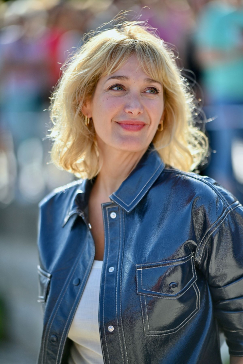Caroline Anglade at Parfum du Bonheur photocall La Rochelle Festival, September 2025 1