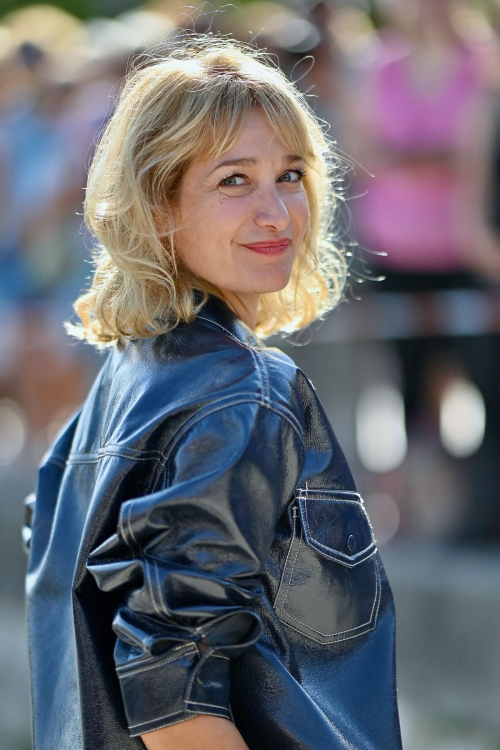Caroline Anglade at Parfum du Bonheur photocall La Rochelle Festival, September 2025 2