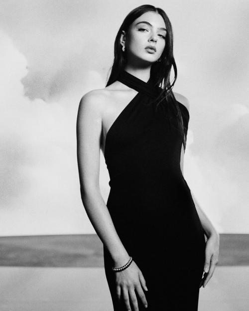 Deva Cassel Wearing Dior and Cartier, 2025 4