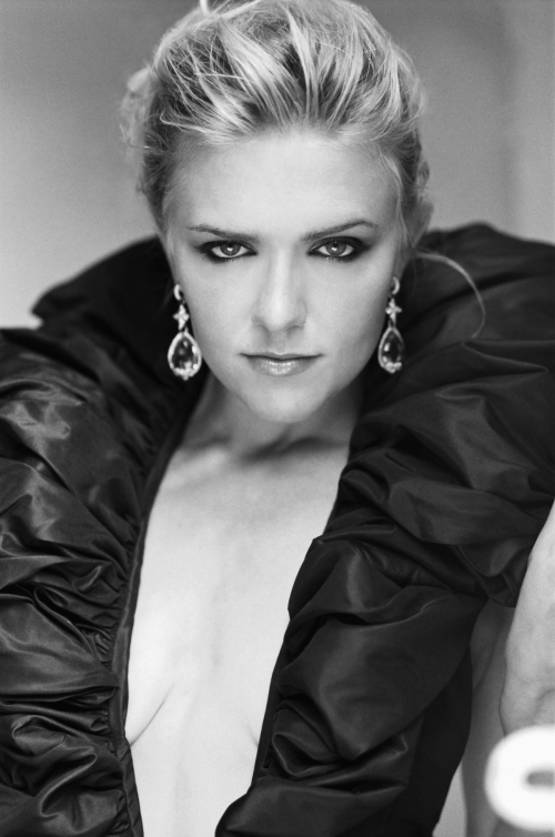 Dominique Swain for Feedback, December 2006 2