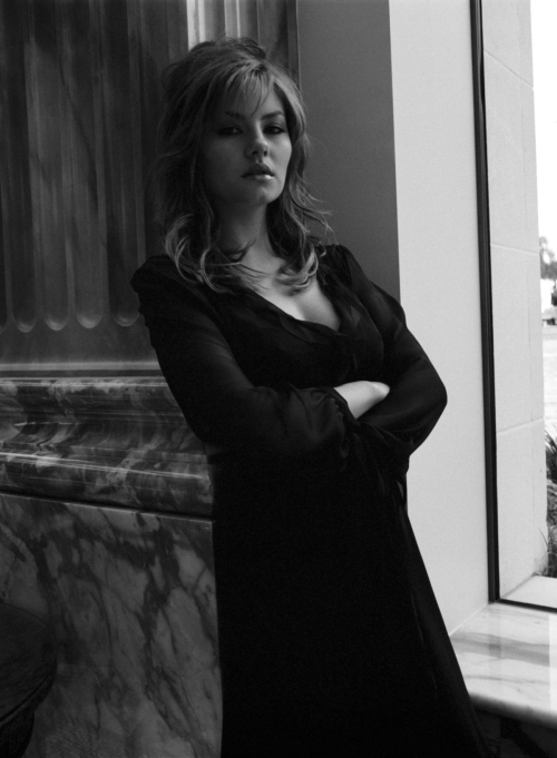 Elisha Cuthbert for Sunday Telegraph, 2004 1